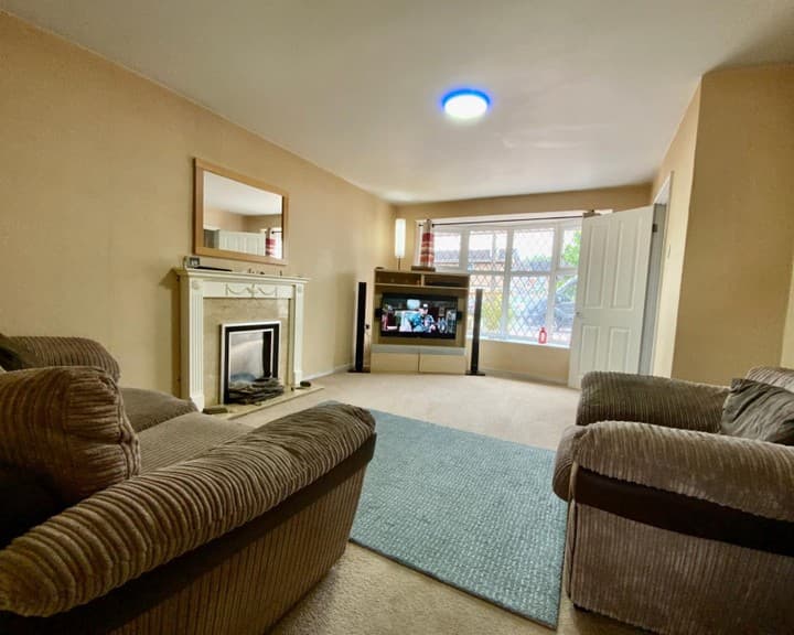 3 bedrooms house for sale in Redditch, United Kingdom - Image 5