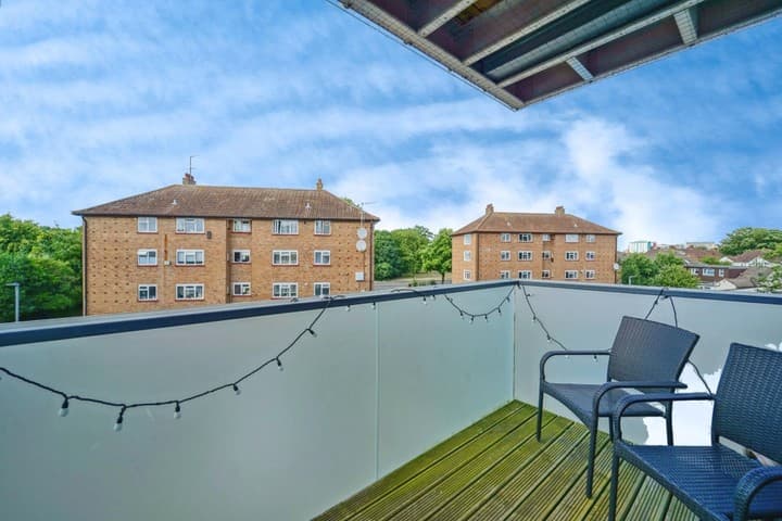 1 bedroom apartment for sale in Feltham, United Kingdom - Image 16