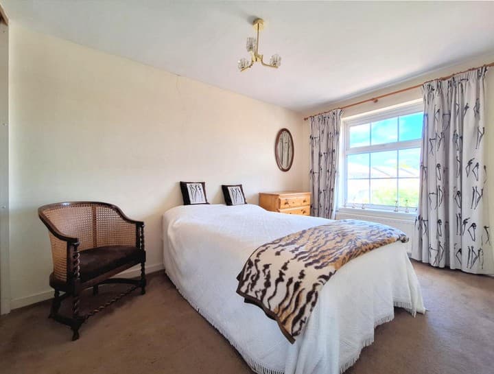 3 bedrooms house for sale in Addlestone, United Kingdom - Image 11