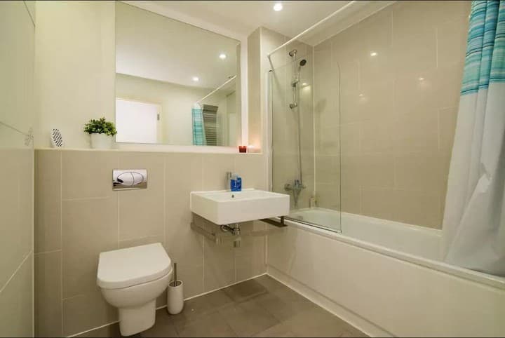 2 bedrooms apartment for sale in Manchester, United Kingdom - Image 11