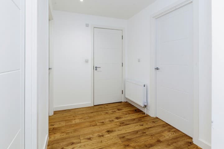 2 bedrooms apartment for sale in Slough, United Kingdom - Image 2