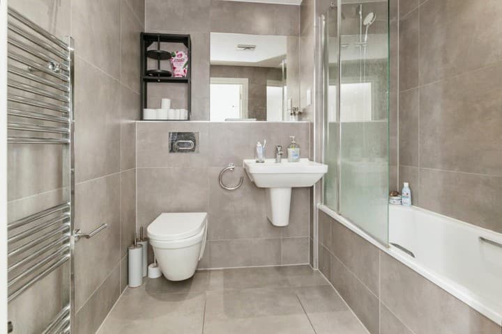 2 bedrooms apartment for sale in Slough, United Kingdom - Image 14