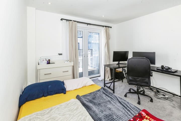 2 bedrooms apartment for sale in Slough, United Kingdom - Image 10