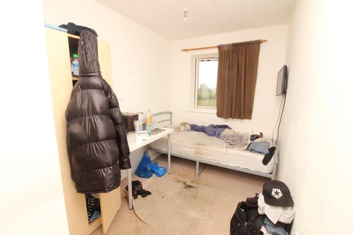 3 bedrooms apartment for sale in Grays, United Kingdom - Image 9