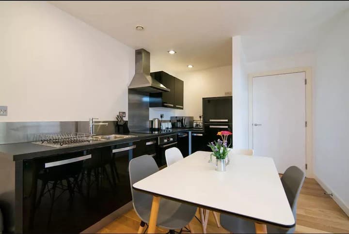 2 bedrooms apartment for sale in Manchester, United Kingdom - Image 5