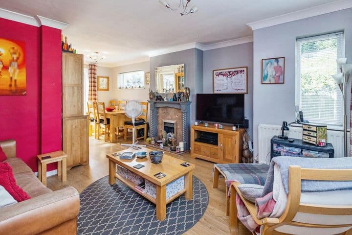 2 bedrooms house for sale in Luton, United Kingdom - Image 3