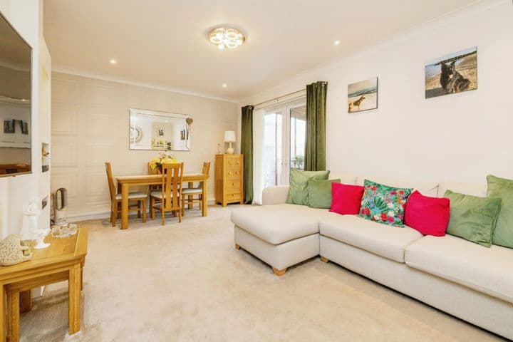 3 bedrooms house for sale in North Hykeham, United Kingdom - Image 8