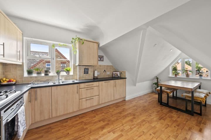 2 bedrooms apartment for sale in High Wycombe, United Kingdom - Image 10