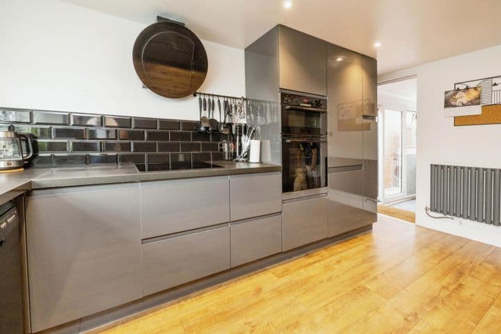 3 bedrooms house for sale in North Hykeham, United Kingdom - Image 5