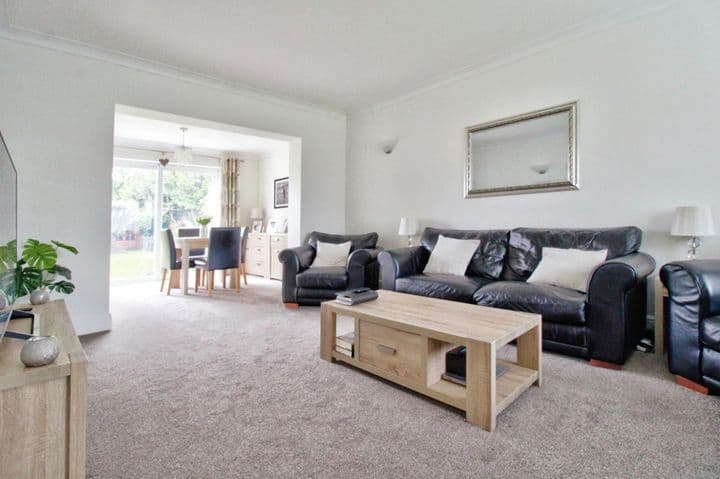 3 bedrooms house for sale in Rainham, United Kingdom - Image 3