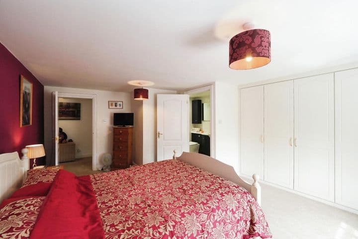 3 bedrooms apartment for sale in Sutton-In-Ashfield, United Kingdom - Image 9