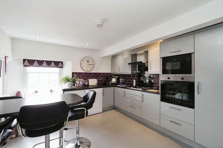 3 bedrooms apartment for sale in Sutton-In-Ashfield, United Kingdom - Image 5