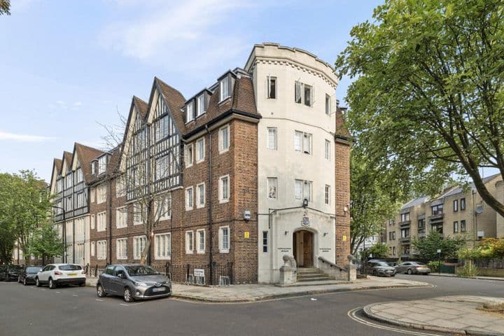 1 bedroom apartment for sale in London, United Kingdom - Image 2