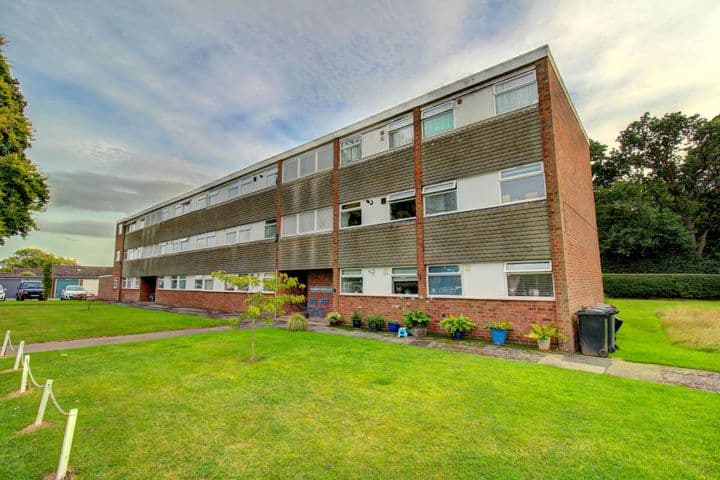 2 bedrooms apartment for sale in Lichfield, United Kingdom - Image 2