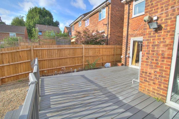 3 bedrooms house for sale in Camberley, United Kingdom - Image 10