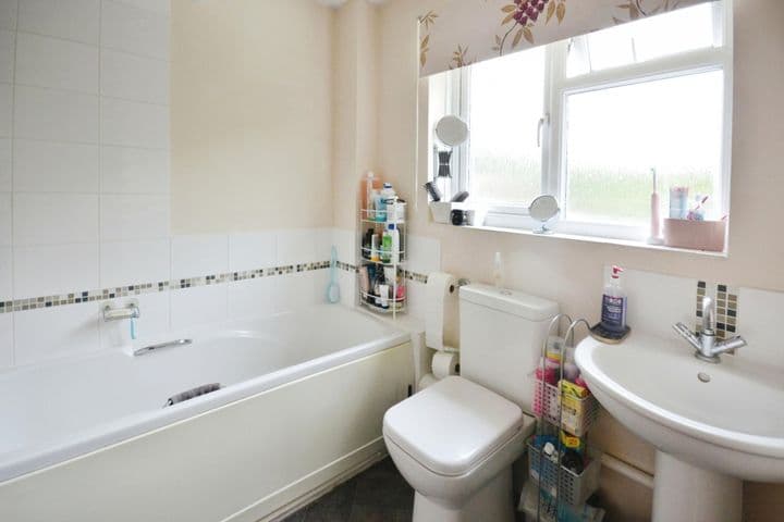 1 bedroom house for sale in Stevenage, United Kingdom - Image 9