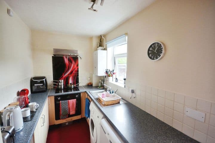 1 bedroom house for sale in Stevenage, United Kingdom - Image 5