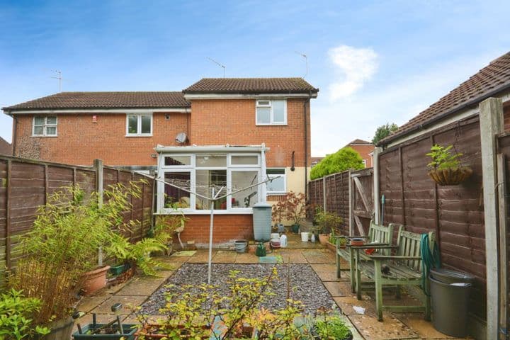 1 bedroom house for sale in Stevenage, United Kingdom - Image 3