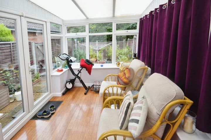 1 bedroom house for sale in Stevenage, United Kingdom - Image 8