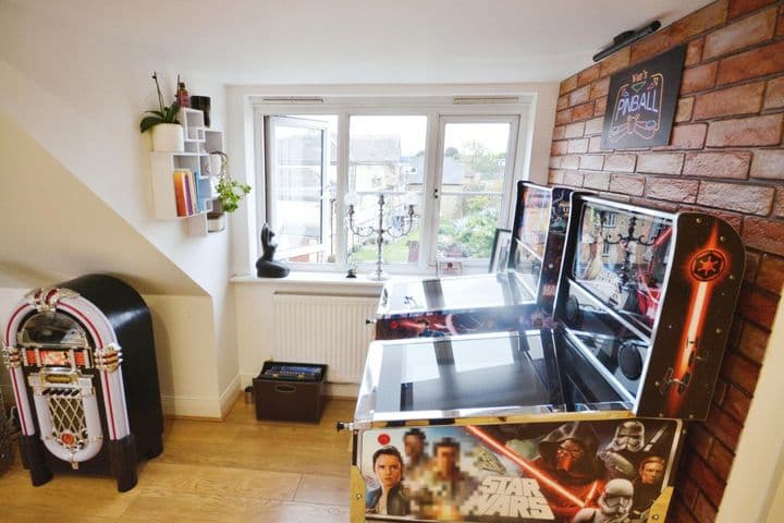 1 bedroom house for sale in Waltham Cross, United Kingdom - Image 9