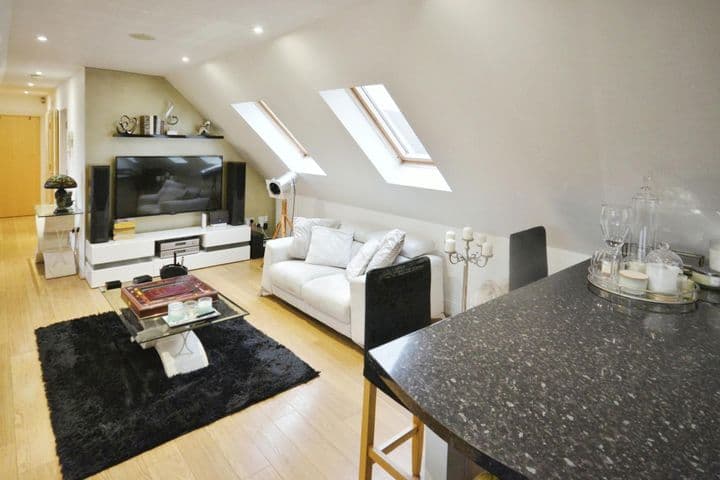 1 bedroom house for sale in Waltham Cross, United Kingdom - Image 7