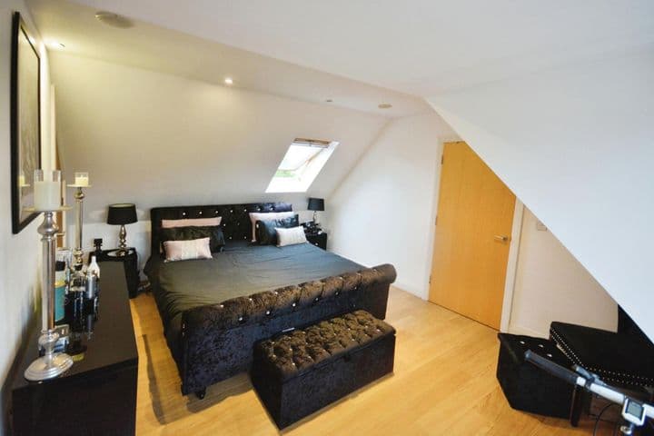 1 bedroom house for sale in Waltham Cross, United Kingdom - Image 12