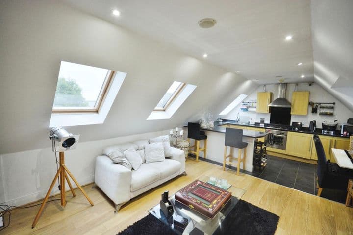 1 bedroom house for sale in Waltham Cross, United Kingdom - Image 3