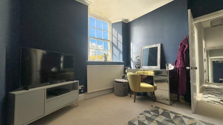 3 bedrooms apartment for sale in Liskeard, United Kingdom - Image 8