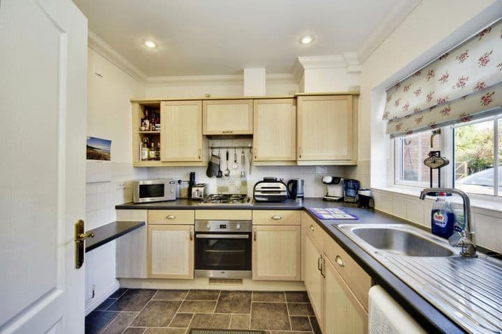 3 bedrooms house for sale in Sittingbourne, United Kingdom - Image 3