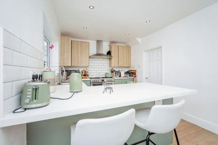 3 bedrooms house for sale in Rochester, United Kingdom - Image 5