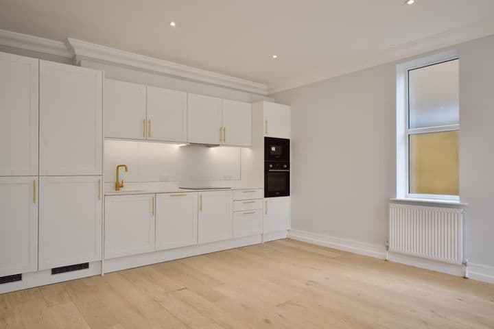 3 bedrooms apartment for sale in London, United Kingdom - Image 10