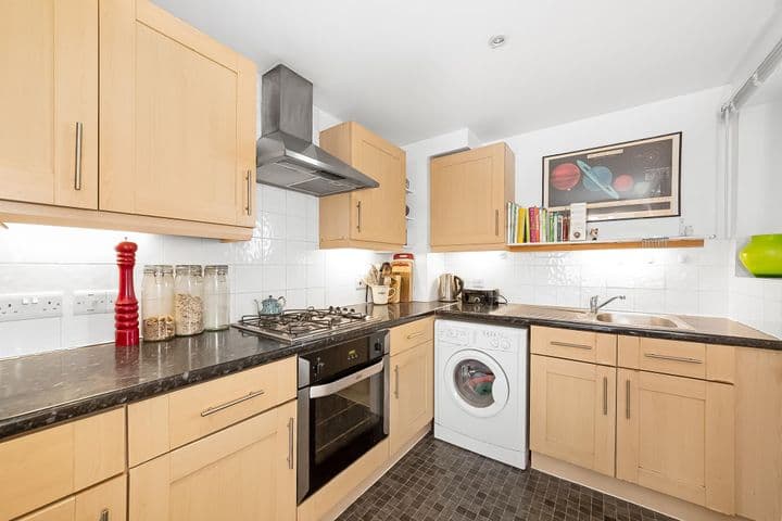 2 bedrooms apartment for sale in London, United Kingdom - Image 12