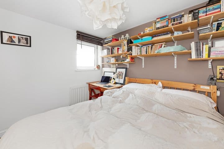 2 bedrooms apartment for sale in London, United Kingdom - Image 8