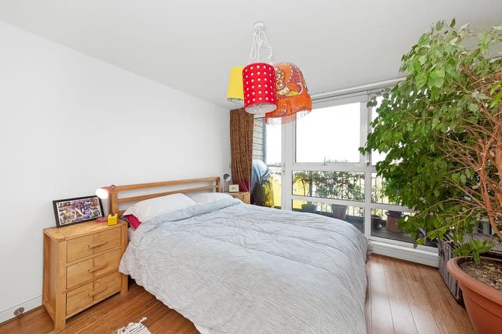 2 bedrooms apartment for sale in London, United Kingdom - Image 3