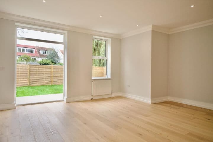 3 bedrooms apartment for sale in London, United Kingdom - Image 4