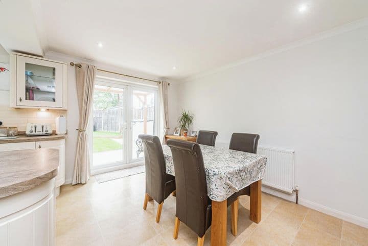 4 bedrooms house for sale in Basingstoke, United Kingdom - Image 4