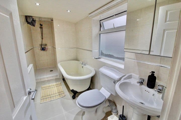 2 bedrooms house for sale in Bulkington, United Kingdom - Image 5