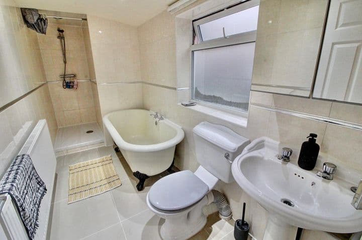 2 bedrooms house for sale in Bulkington, United Kingdom - Image 10