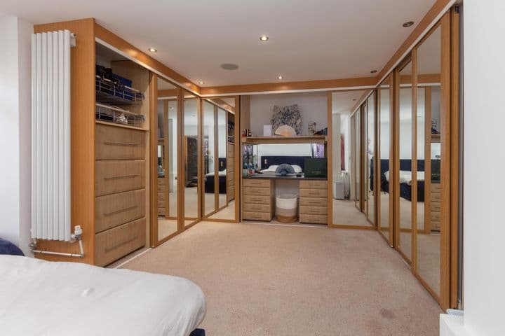 1 bedroom apartment for sale in Ashton-Under-Lyne, United Kingdom - Image 7