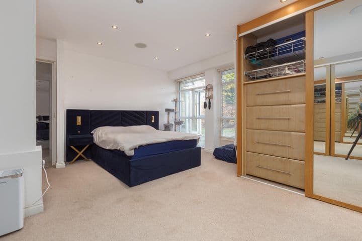 1 bedroom apartment for sale in Ashton-Under-Lyne, United Kingdom - Image 5