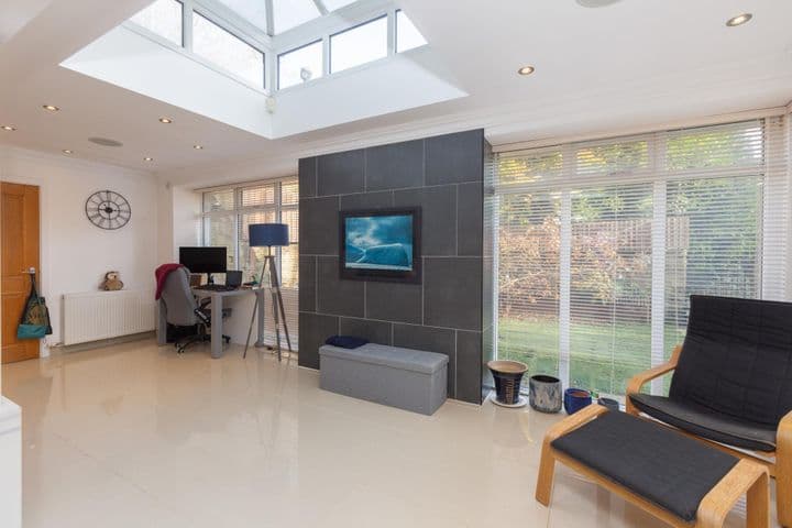 1 bedroom apartment for sale in Ashton-Under-Lyne, United Kingdom - Image 11