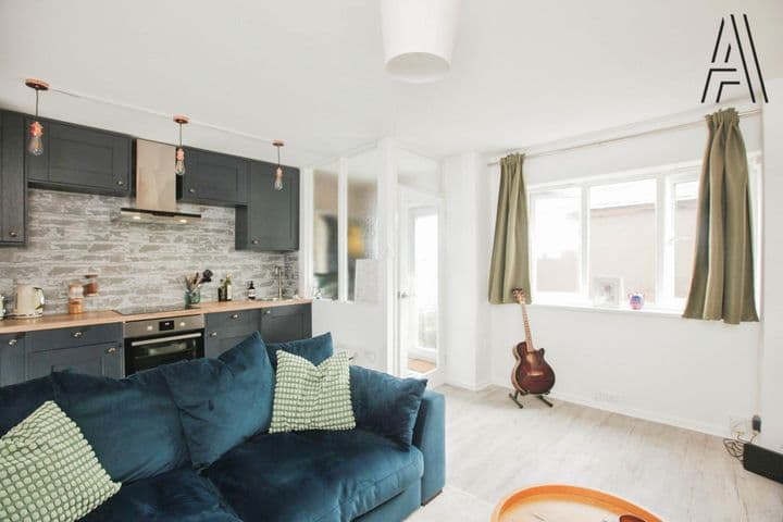 1 bedroom apartment for sale in Brixham, United Kingdom - Image 3