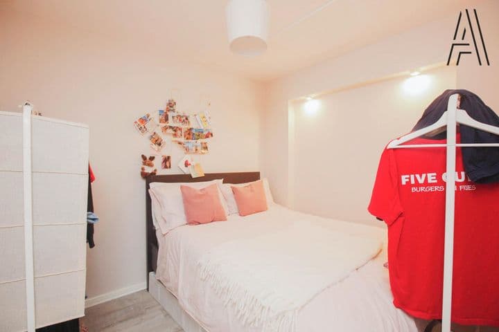 1 bedroom apartment for sale in Brixham, United Kingdom - Image 9