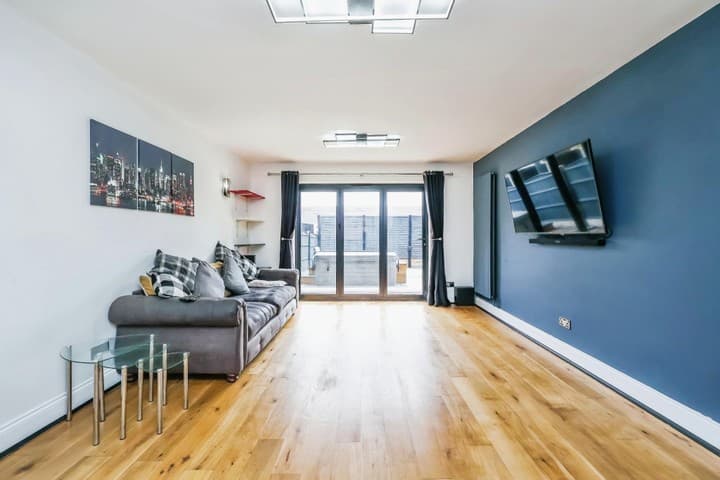 3 bedrooms house for sale in Nottingham, United Kingdom - Image 10