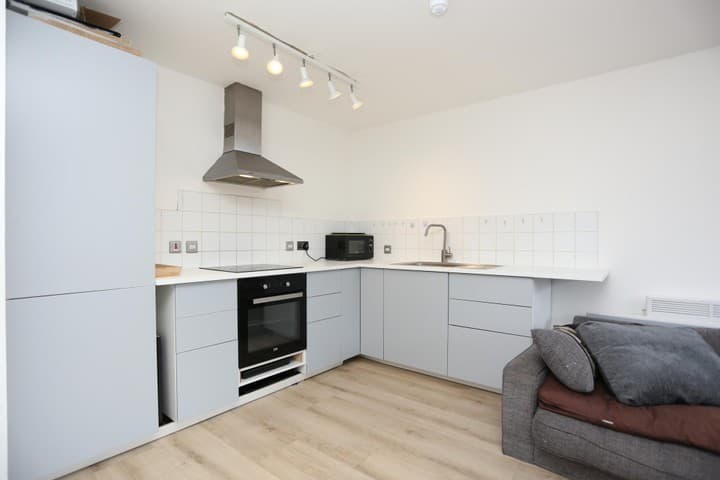 1 bedroom apartment for sale in London, United Kingdom - Image 10