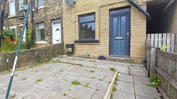 2 bedrooms house for sale in Bradford, United Kingdom - Image 3