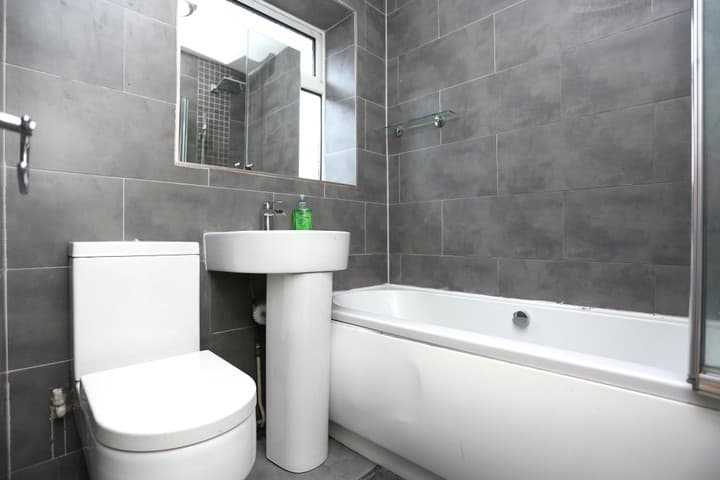 3 bedrooms house for sale in London, United Kingdom - Image 12