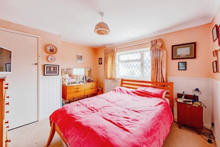 3 bedrooms house for sale in Horley, United Kingdom - Image 13