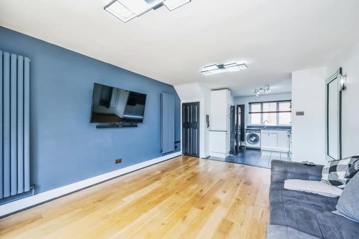 3 bedrooms house for sale in Nottingham, United Kingdom - Image 9