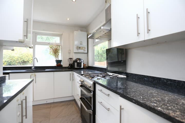 3 bedrooms house for sale in London, United Kingdom - Image 7